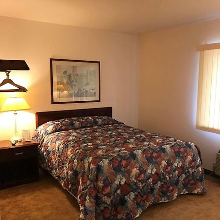 Mcgovern'S Motel And Suites Sun Prairie ภายนอก รูปภาพ