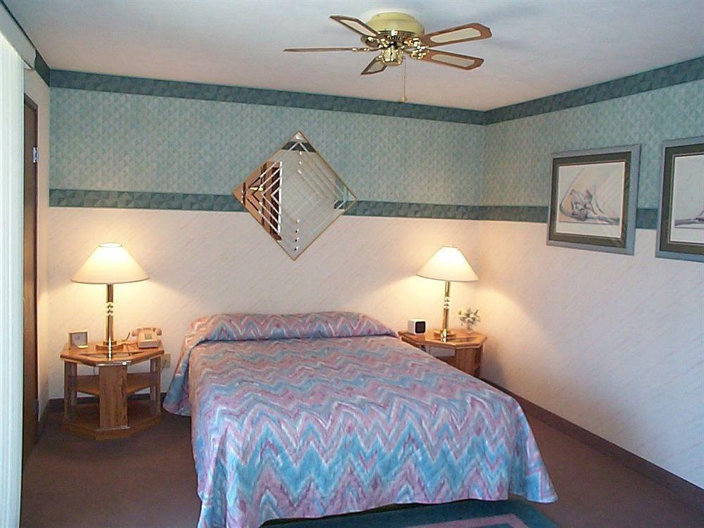 Mcgovern'S Motel And Suites Sun Prairie ภายนอก รูปภาพ